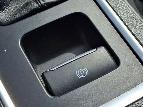 Used 2017 Ford Escape SE image 23