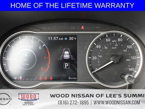 New 2025 Nissan Versa SR w/ Trunk Package image 20