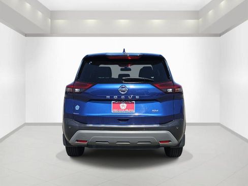 Used 2021 Nissan Rogue SV image 5