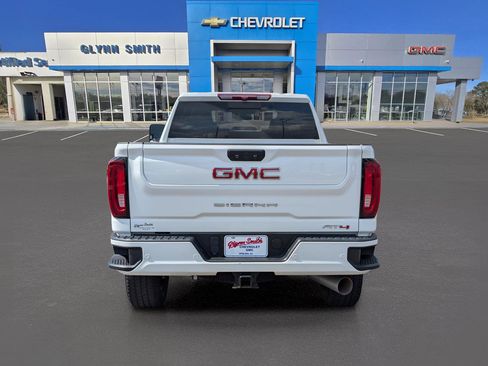 Used 2023 GMC Sierra 2500 AT4 w/ AT4 Preferred Package image 9