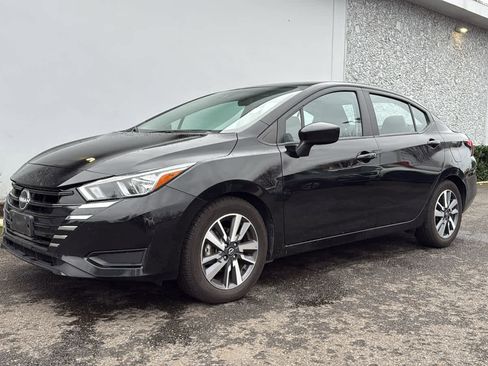 Used 2023 Nissan Versa SV image 1