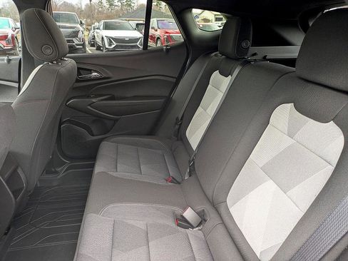 Certified 2025 Chevrolet Trax RS w/ Sunroof Package image 24