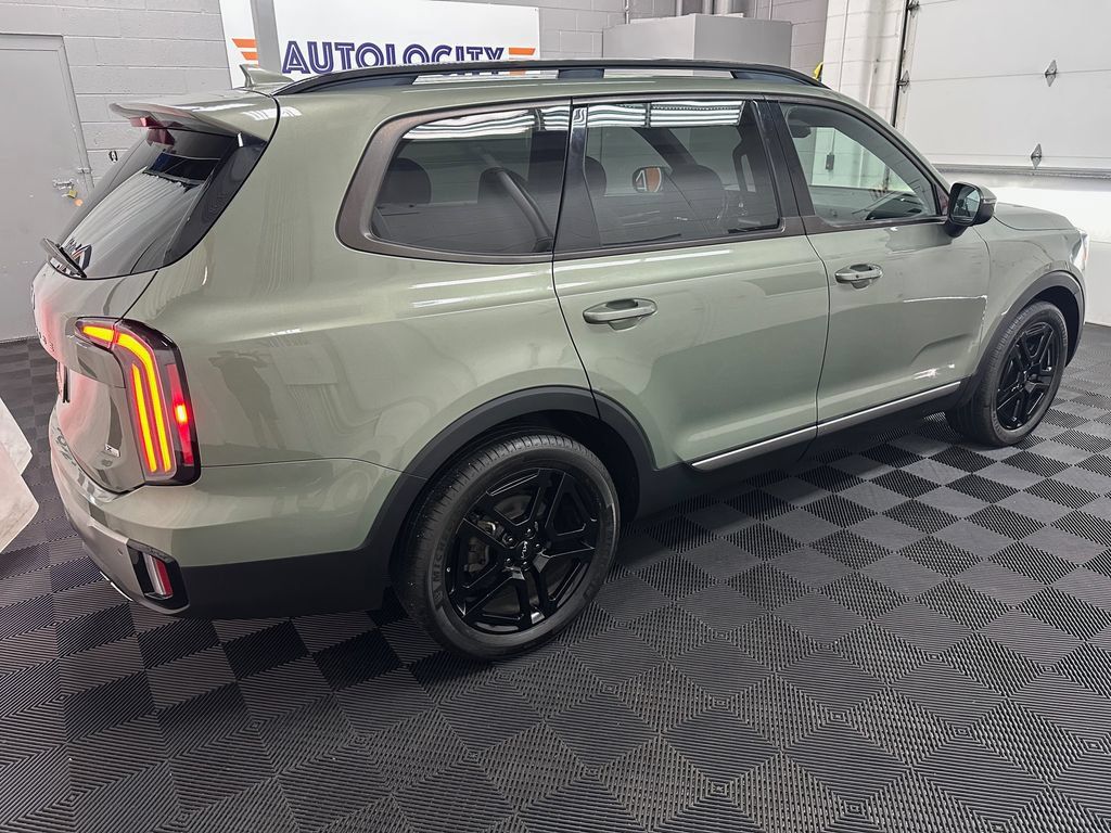 Used 2023 Kia Telluride AWD image 11