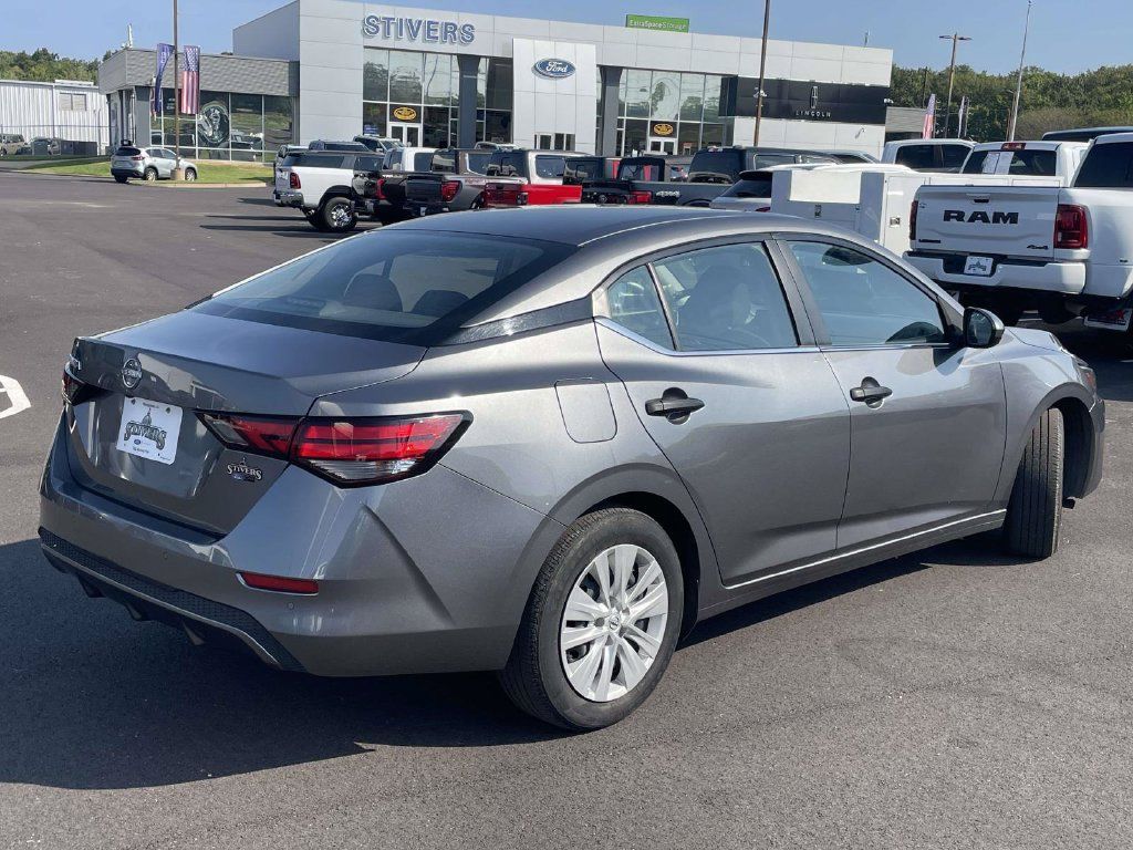 Used 2025 Nissan Sentra S FWD image 3
