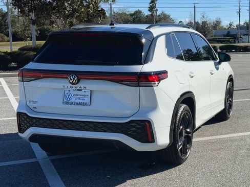 New 2026 Volkswagen Tiguan SE R-Line image 8