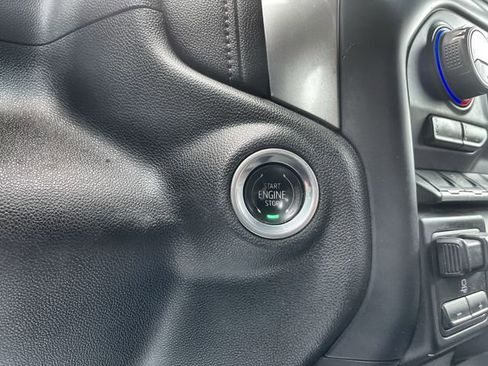 Used 2020 Chevrolet Silverado 1500 LT w/ All-Star Edition image 17