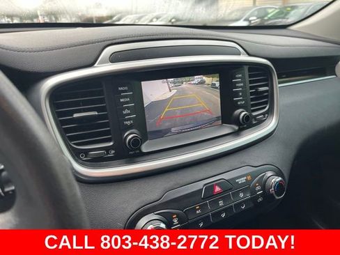 Used 2019 Kia Sorento FWD image 22