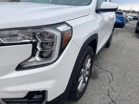Used 2024 GMC Terrain SLT image 20
