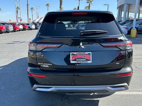 New 2026 Mitsubishi Outlander SE image 3