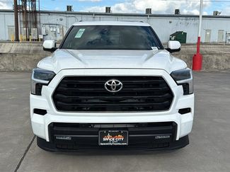 Used 2025 Toyota Sequoia SR5 video 2