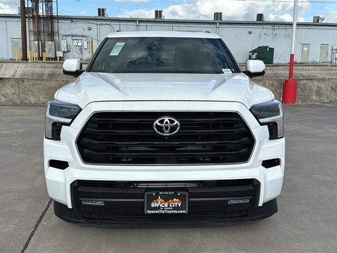 Used 2025 Toyota Sequoia SR5 image 2