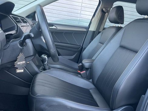 Used 2022 Volkswagen Tiguan SE image 7