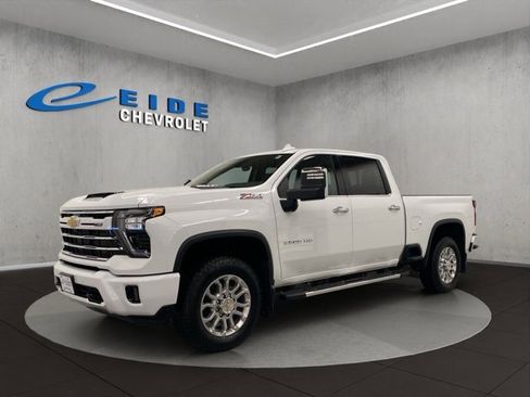 Used 2024 Chevrolet Silverado 2500 LTZ w/ LTZ Plus Package image 7