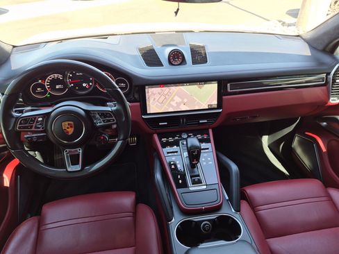 Used 2019 Porsche Cayenne Turbo AWD/4WD image 25