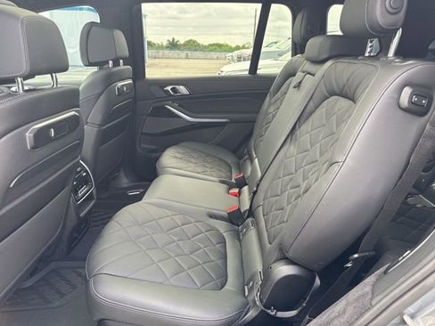 Used 2024 BMW X7 xDrive40i w/ Executive Package image 11