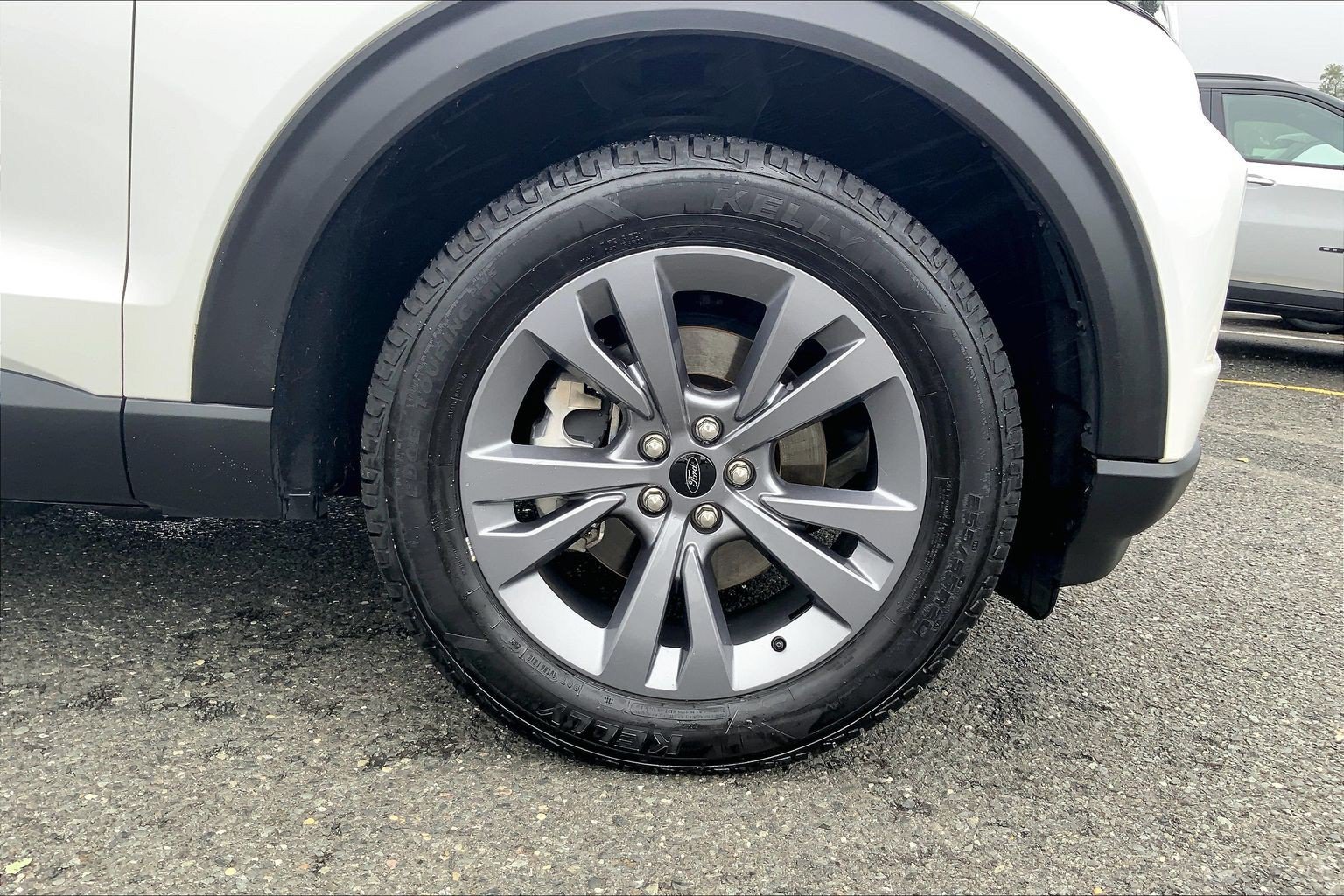 Used 2022 Ford Explorer XLT w/ Equipment Group 202A AWD/4WD image 9
