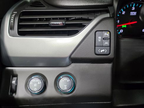 Used 2019 Chevrolet Tahoe LT w/ RST Edition image 43