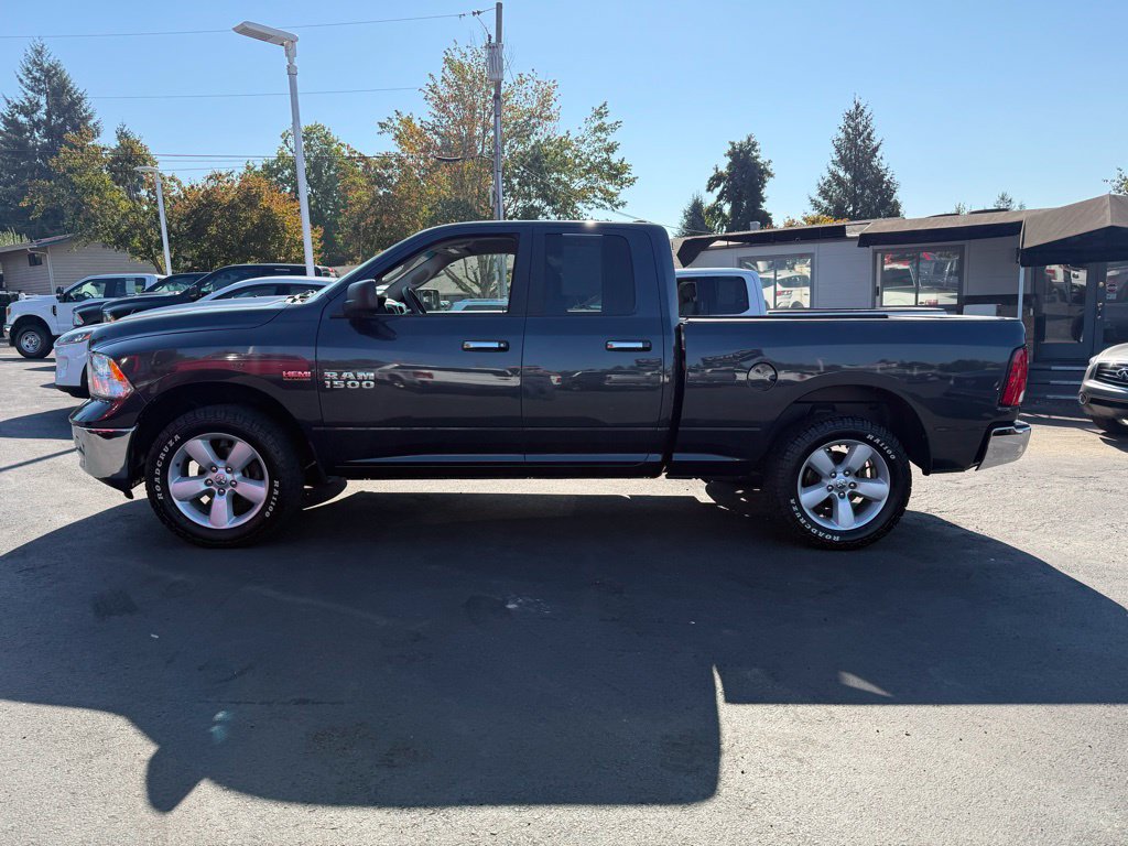 Used 2018 RAM 1500 Classic SLT AWD/4WD image 2
