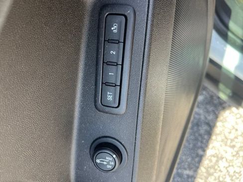 Used 2019 Chevrolet Equinox Premier FWD image 8