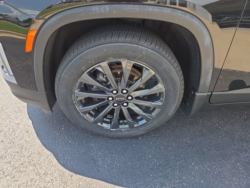 Certified 2023 Chevrolet Traverse RS w/ LPO, Floor Liner Package AWD/4WD image 34