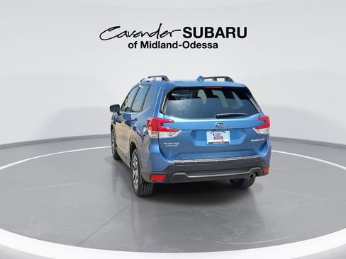 Used 2023 Subaru Forester Premium AWD/4WD image 6