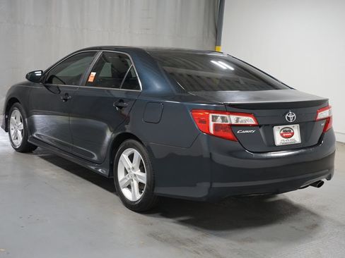Used 2014 Toyota Camry SE FWD image 5