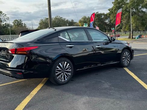 Used 2025 Nissan Altima 2.5 SV image 5