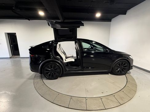 Used 2022 Tesla Model X Plaid image 60