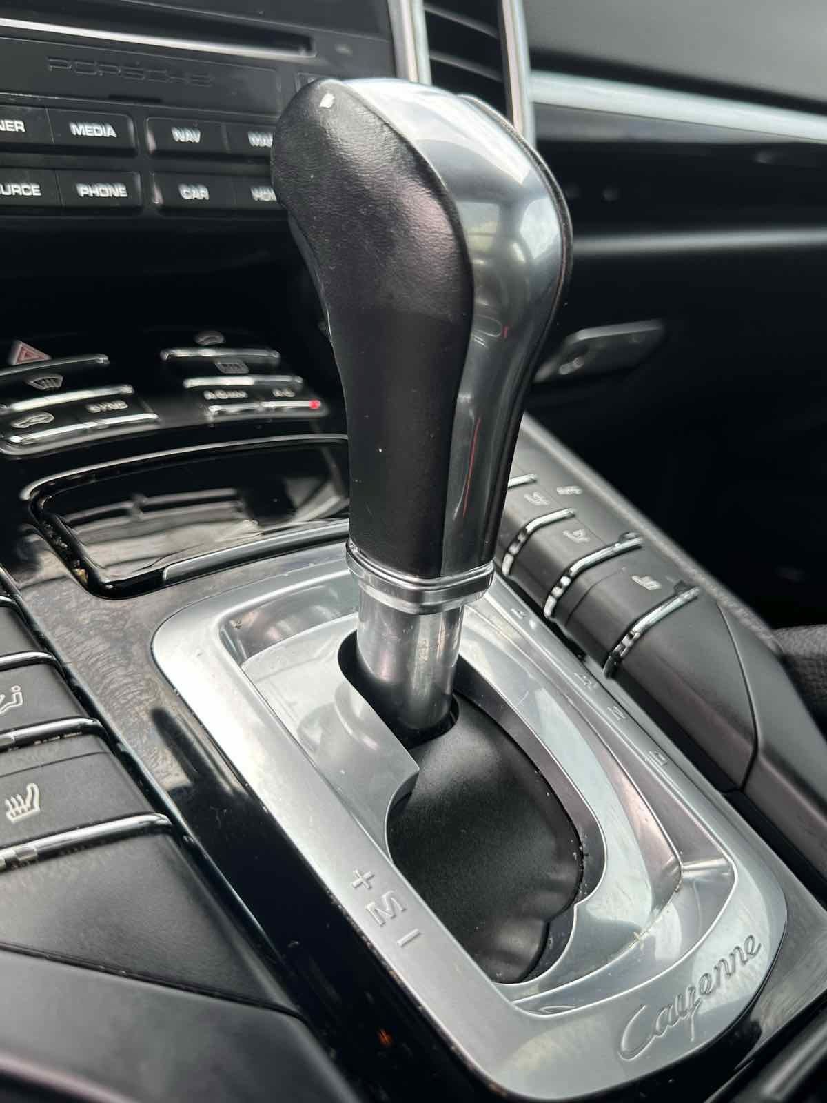 Used 2017 Porsche Cayenne AWD/4WD image 21