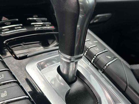 Used 2017 Porsche Cayenne AWD/4WD image 21