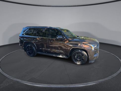 Used 2023 Toyota Sequoia SR5 w/ SR5 Premium Package image 18