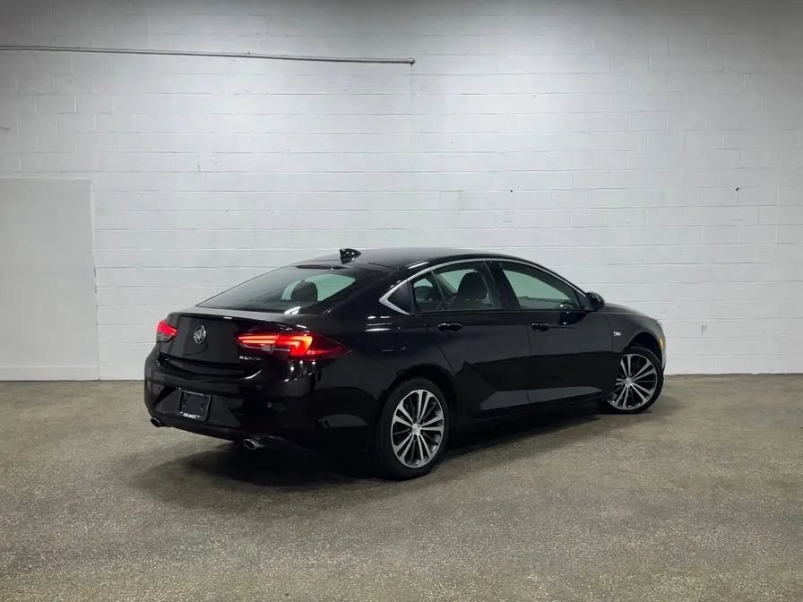 Used 2020 Buick Regal Essence FWD image 2