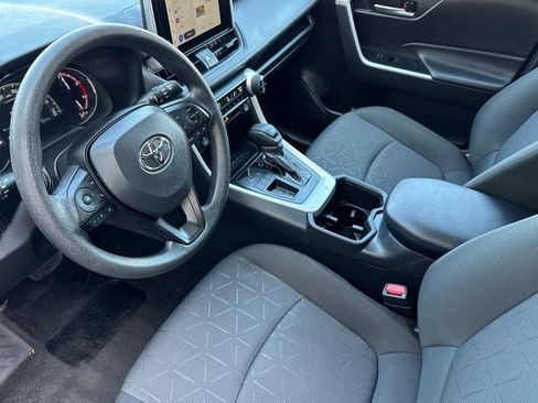 Used 2025 Toyota RAV4 XLE FWD image 10