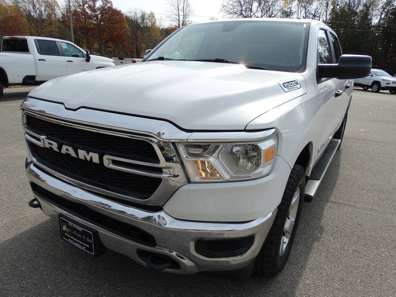 Used 2019 RAM 1500 4x4 Crew Cab Tradesman w/ SXT Appearance Group image 4