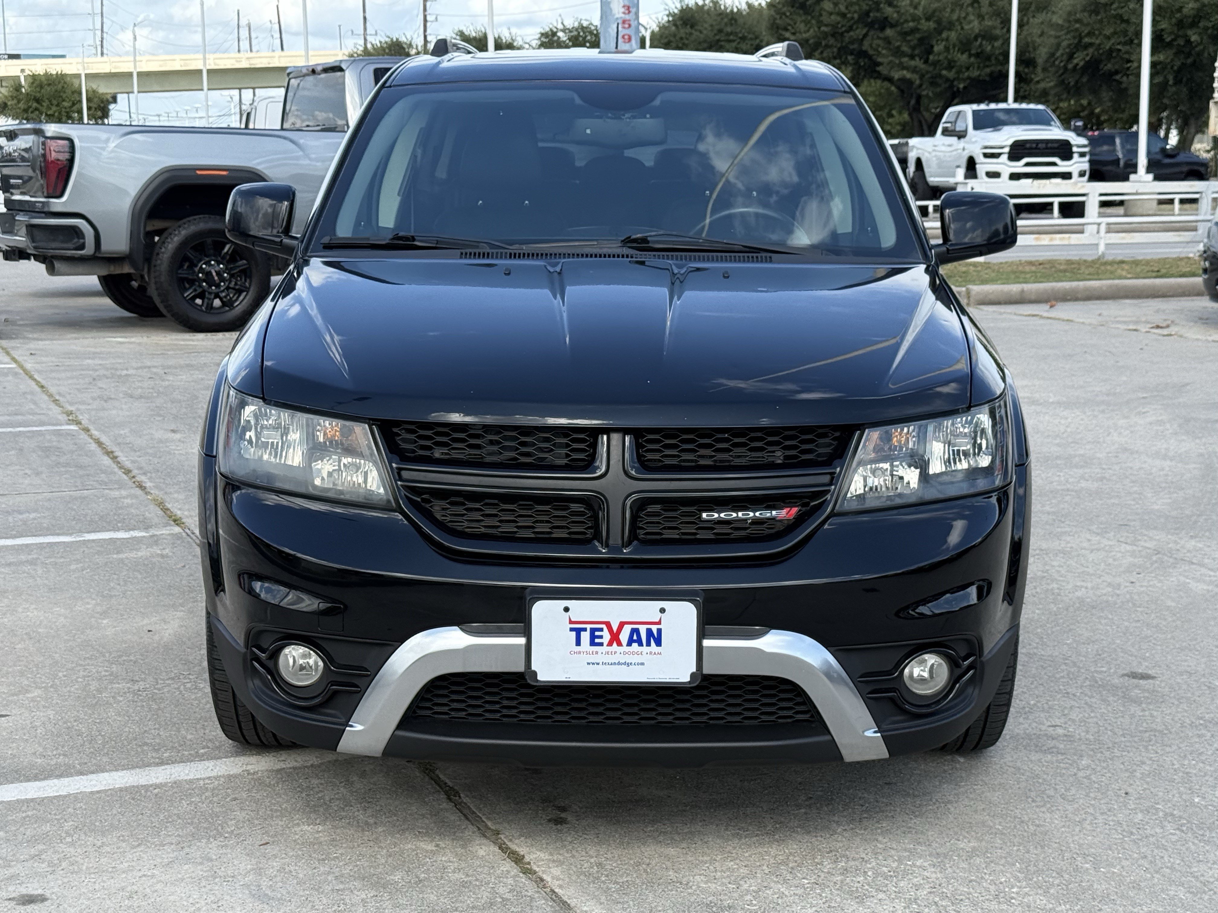 Used 2017 Dodge Journey Crossroad w/ Popular Equipment Group FWD image 10