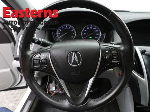Used 2017 Acura TLX FWD image 10