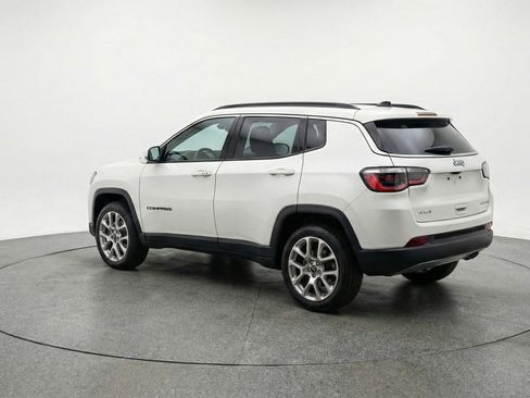 Used 2025 Jeep Compass Limited image 6