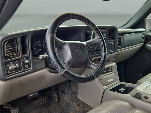 Used 2002 Chevrolet Suburban LT RWD image 22