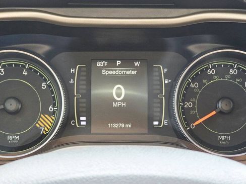 Used 2015 Jeep Cherokee Sport w/ Cold Weather Group AWD/4WD image 29