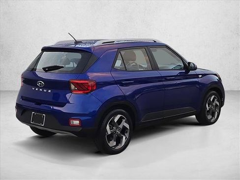 Used 2023 Hyundai Venue SEL FWD image 5