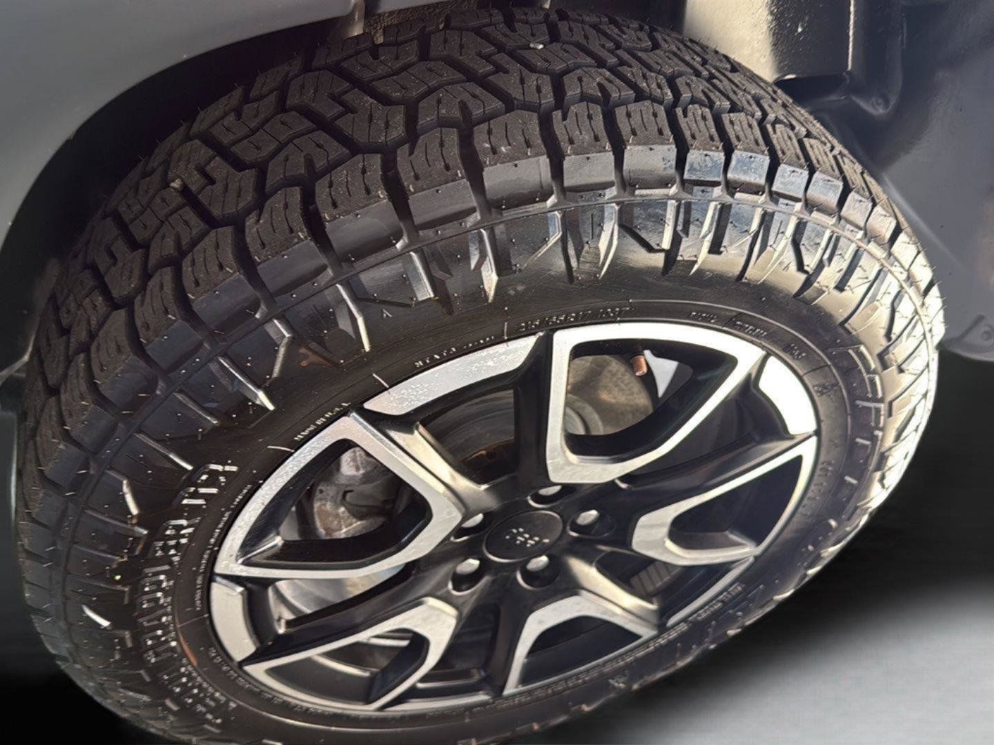 Used 2024 Jeep Compass Trailhawk AWD/4WD image 11