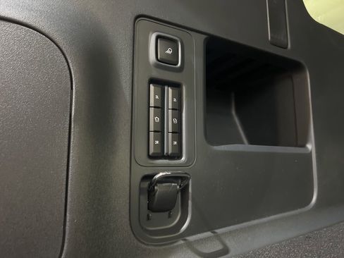 New 2026 Lincoln Navigator L Premier AWD/4WD image 40