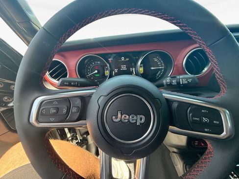 Used 2023 Jeep Wrangler Unlimited Rubicon 4xe AWD/4WD image 11