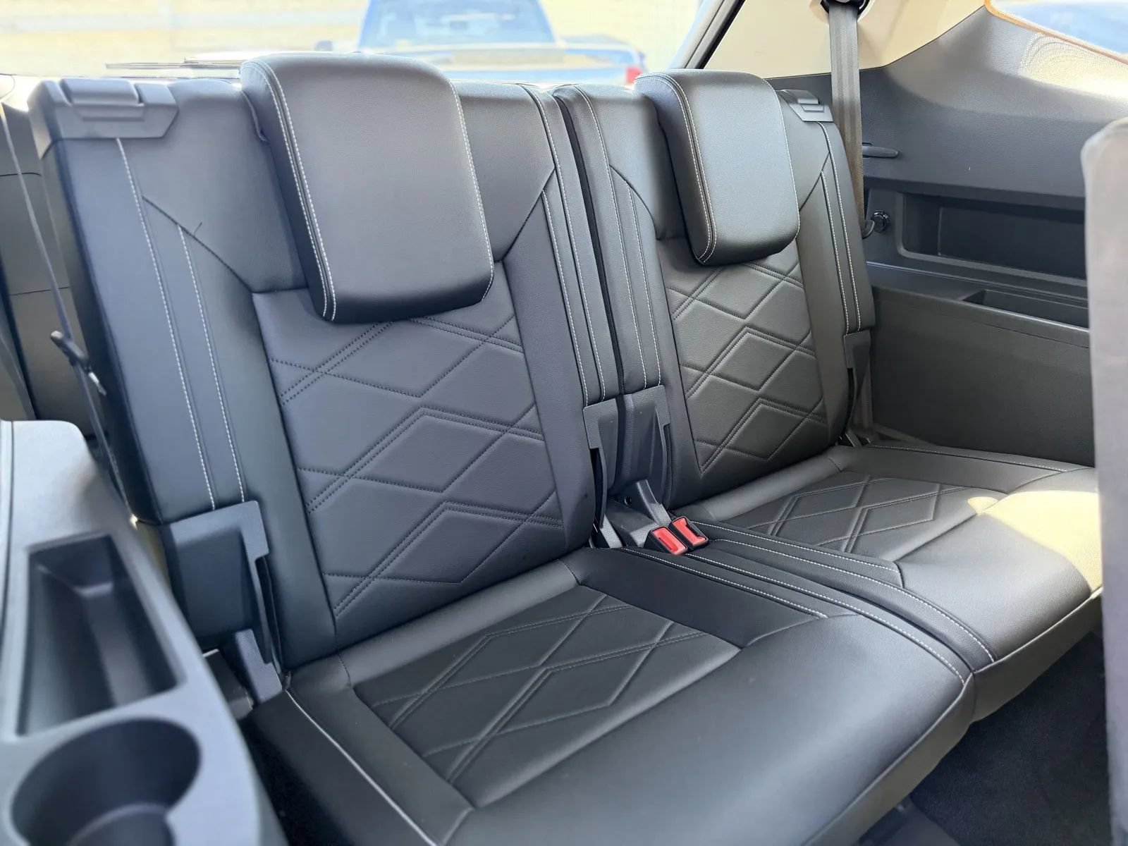 Used 2025 Volkswagen Atlas SE FWD image 18
