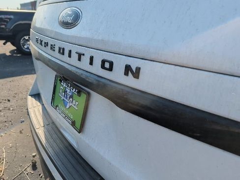 Used 2023 Ford Expedition XLT AWD/4WD image 11