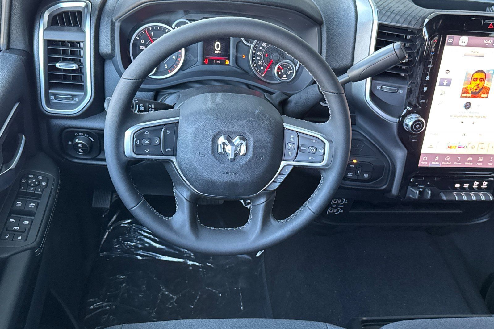 New 2026 RAM 3500 Big Horn AWD/4WD image 13