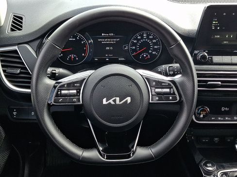 Used 2022 Kia Seltos SX AWD/4WD image 12
