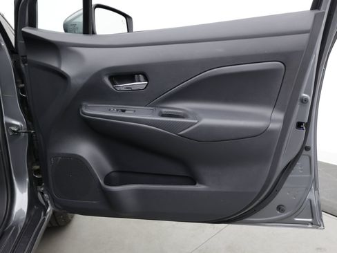 Used 2025 Nissan Versa SV FWD image 30