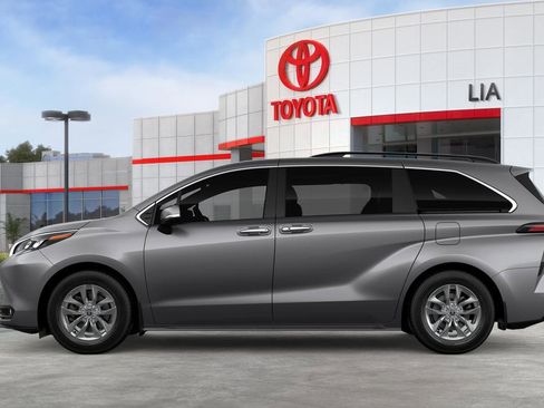 New 2026 Toyota Sienna XLE image 6