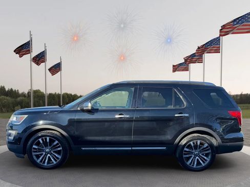 Used 2017 Ford Explorer Platinum image 4